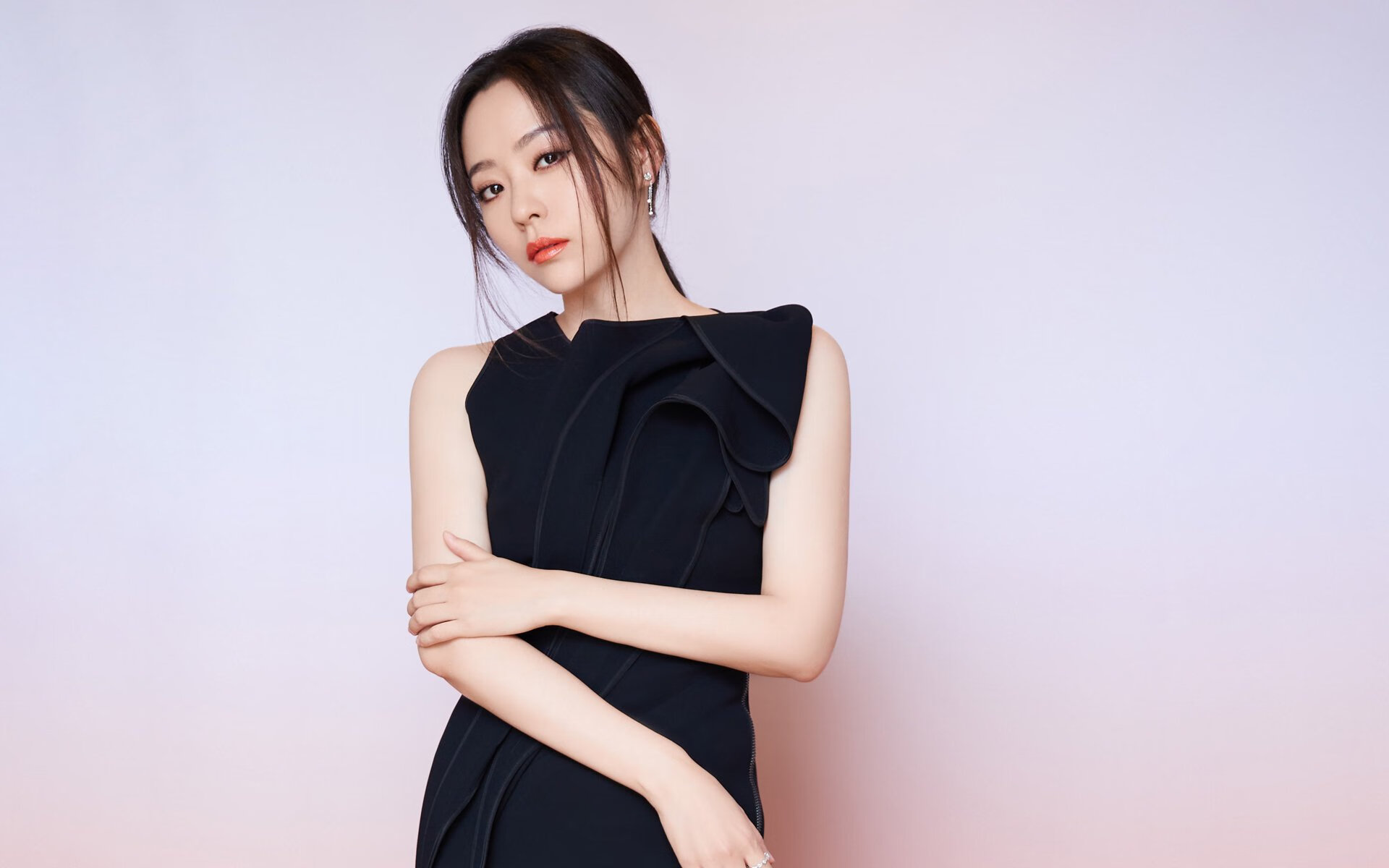 竞逐胜利：劲敌相遇，谁能笑到最后？，竞逐小说